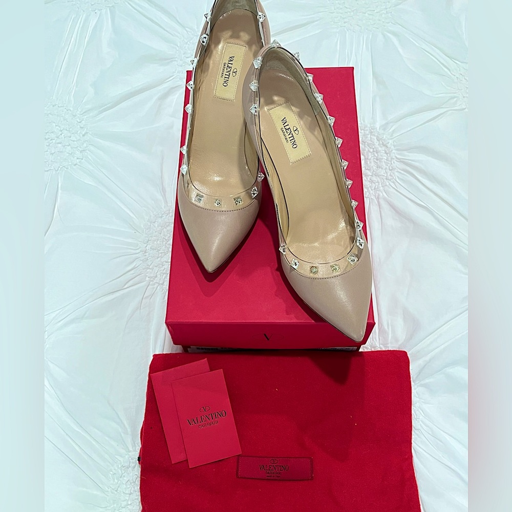 Valentino Garavani 85mm Rockstud Pump Nude/ poudre w/ PVC trim